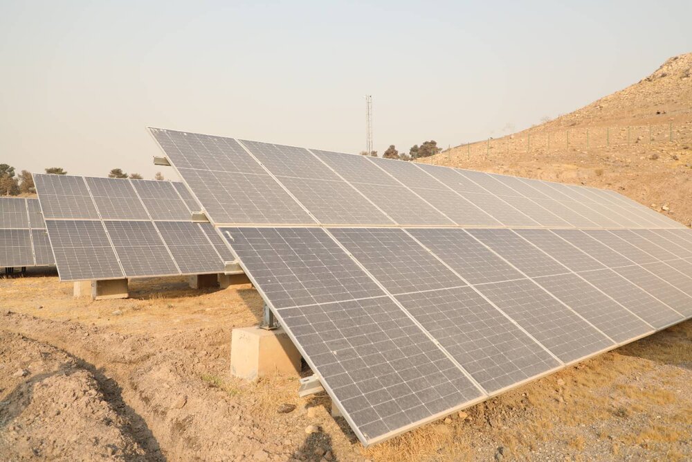  بهینه‌سازی و توسعه پنل‌های نیروگاه خورشیدی سرخه‌حصار 