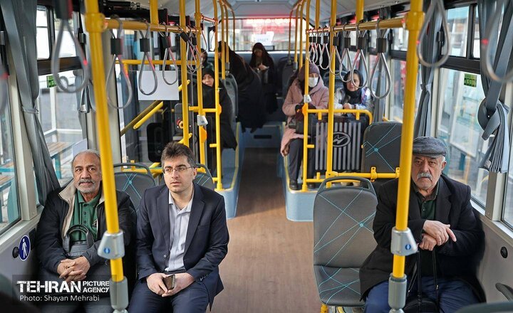 ثبت بیش از ۱۰۰۰ نظر مردمی در یک‌ماه؛ افزایش مشارکت شهروندان در بهبود خدمات اتوبوسرانی تهران از طریق سامانه نظرسنجی