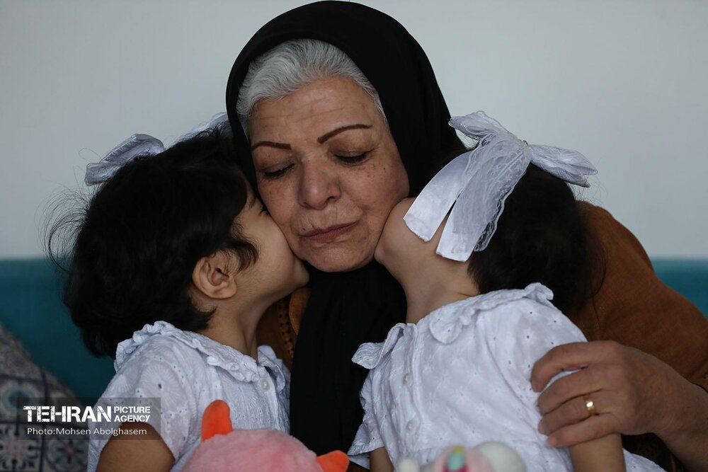 رانندگی در مسیر مادری؛ از فرمان تا نوازش