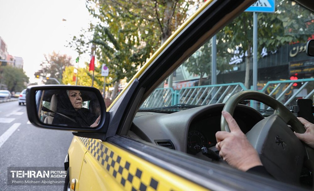 رانندگی در مسیر مادری؛ از فرمان تا نوازش