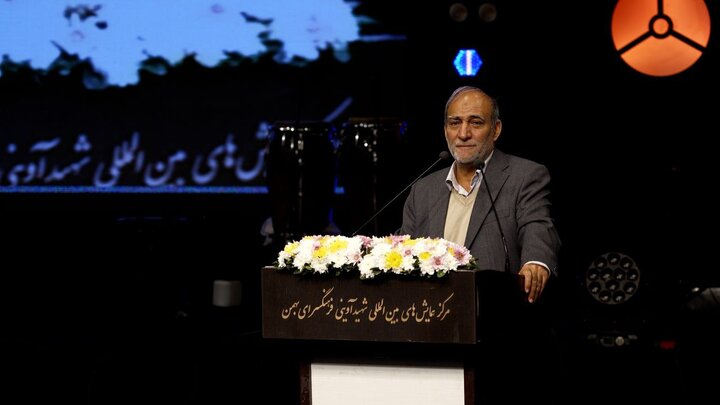 الگوی حضرت زهرا(س) راهنمای زنان جامعه و محور انسجام ملی است