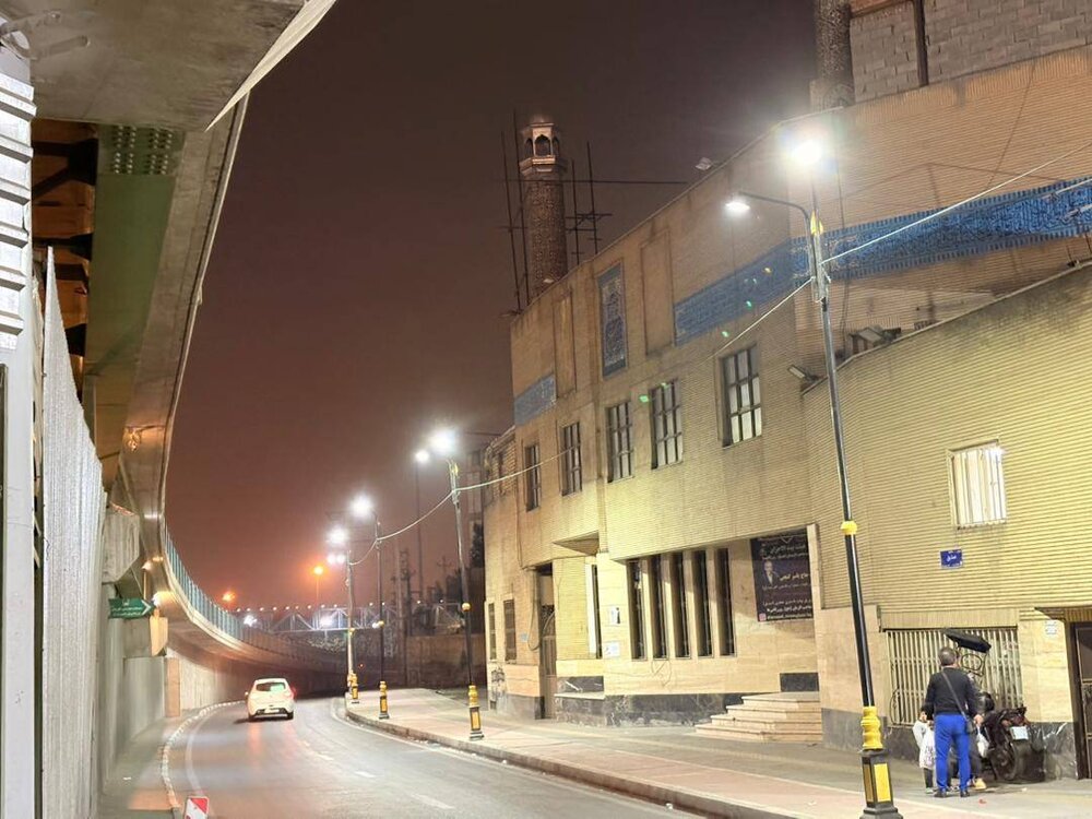 نصب پایه چراغ‌های دکوراتیو برای افزایش امنیت در نقاط بی‌دفاع شهری