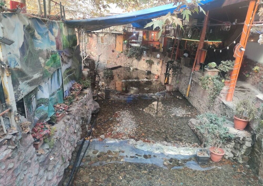 تختهای مستقر در بستر رودخانه دربند با دستور قضایی جمعآوری شد