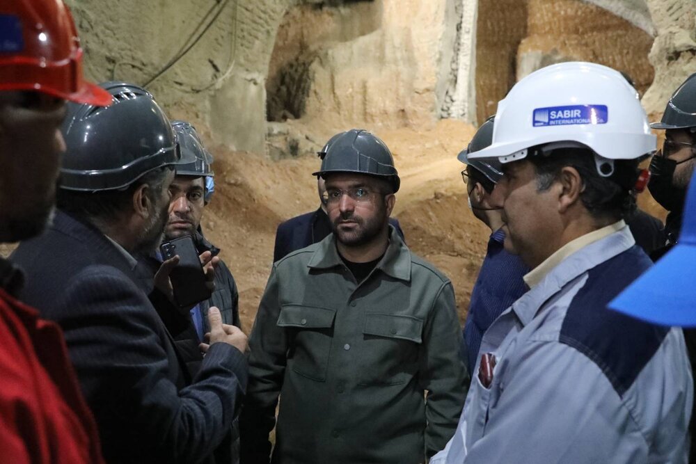 بازدید سرپرست شهرداری منطقه ۱۳ از روند پروژه توسعه خط ۲ مترو