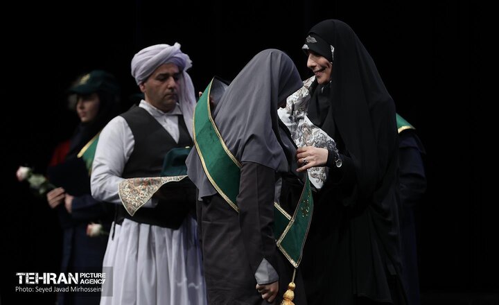 تقدیر از مدیریت شهری منطقه ۸ در توسعه مشارکت دانش‌آموزی