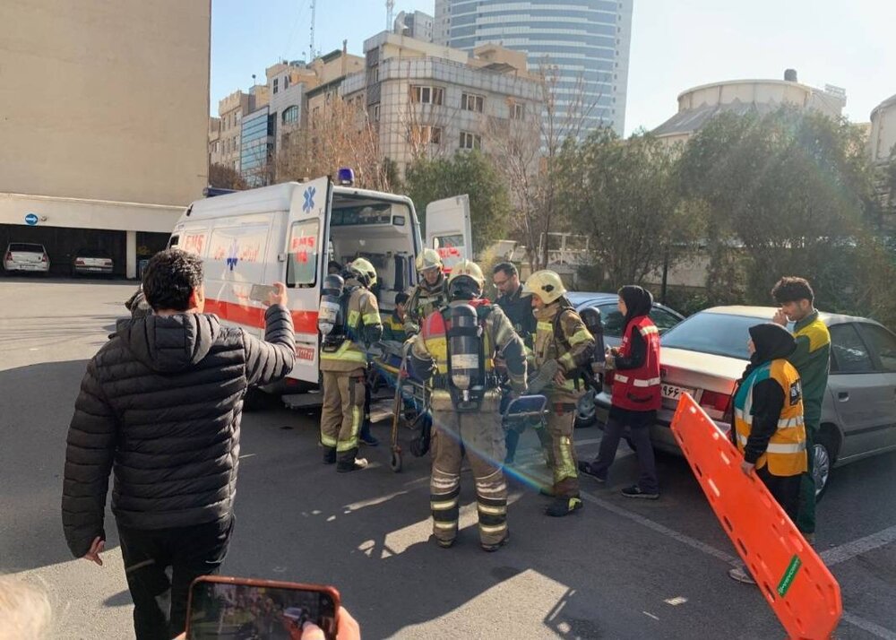 اهالی ونک‌پارک شاهد اجرای مانور بزرگ آتش‌سوزی بودند