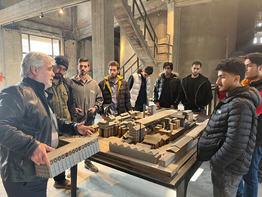 تور بازدید علمی دانشجویان از پروژه‌های نفرآباد و کارخانه سیمان ری برگزار شد