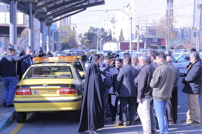 بازدید میدانی مدیرعامل سازمان تاکسیرانی از پایانه‌های تاکسیرانی تهران/ تاکید بر افزایش ایستگاه‌های شارژ برقی