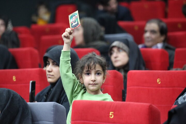 «یلدای اقتدار»؛ روایت مقاومت از زبان خانواده شهدا و فعالان فرهنگی در کوشک باغ هنر 