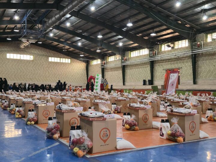 توزیع ۴۵۰ بسته معیشتی میان خانواده‌های کم‌برخوردار منطقه ۱۹