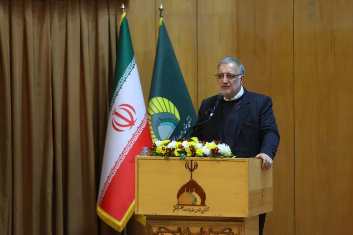 ملت ایران شکست‌ناپذیر است  / مسئولان باید زیر بار کار بروند