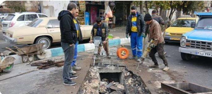 حذف و همسطح‌سازی دریچه‌های مازاد در معابر منطقه ۲۰