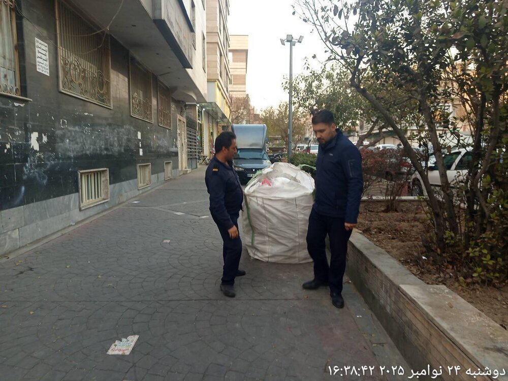 جمعآوری و توقیف بیش از ۱۲ تن پسماند خشک غیرمجاز در منطقه ۱۰