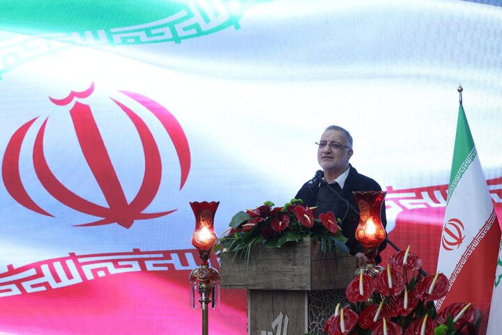 خواسته شهدا این است که با تلاش و همت ایران اسلامی را بر بام جهان بنشانیم/ انقلابی‌های بی‌عمل بزرگترین ضربه را به کشور می‌زنند