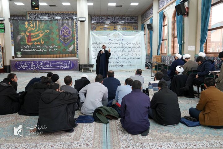 برگزاری کارگاه آموزشی تطهیر با حضور طلاب سطح عالی حوزه علمیه آیت‌الله مجتهدی در بهشت زهرا(س)