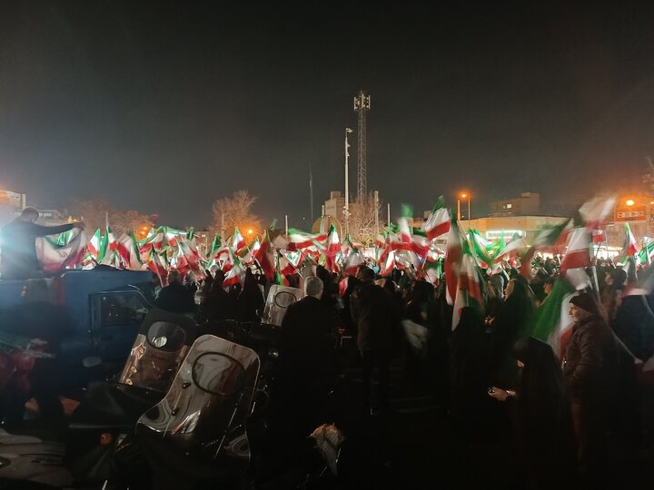 تجمع شهروندان منطقه ۱۳ در محکومیت اقدامات تروریستی اغتشاشگران