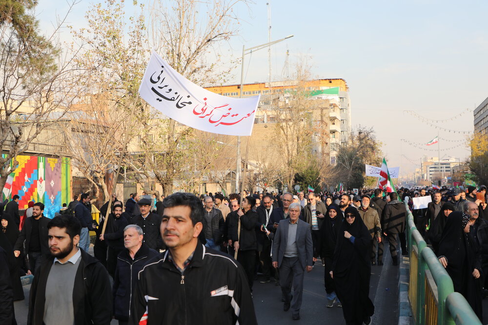 حضور فعال شهرداری منطقه ۱۳ در راهپیمایی میلیونی مردم تهران