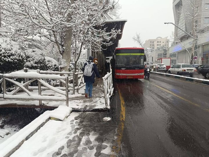 تداوم خدمات منظم ناوگان اتوبوسرانی تهران در شرایط برفی و یخبندان