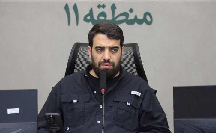 رفع خطر ریزش شیشه‌های ساختمان آناهیتا در خیابان جمهوری