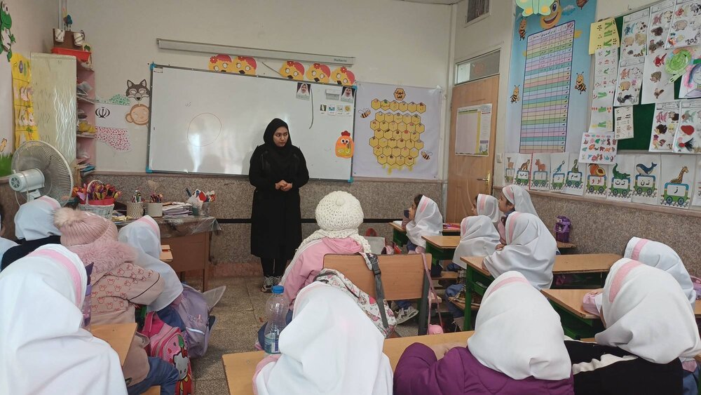 برگزاری دورههای آموزش ترافیک در مدارس منطقه ۱۰ همزمان با آغاز هفته ملی هوای پاک