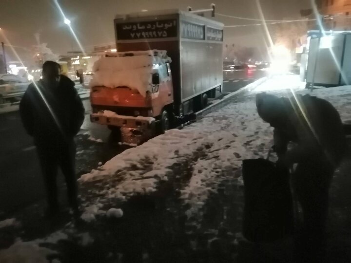 آماده‌باش ۲۴‌ ساعته اکیپ‌های «پناه گرم» در منطقه ۱۳ 