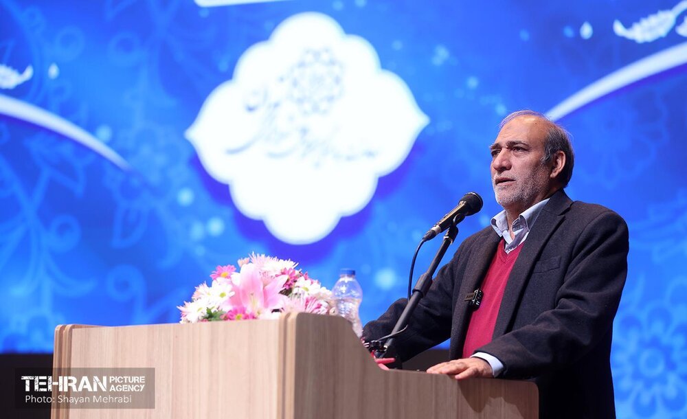 آیین تجلیل از برگزیدگان مناطق 22 گانه