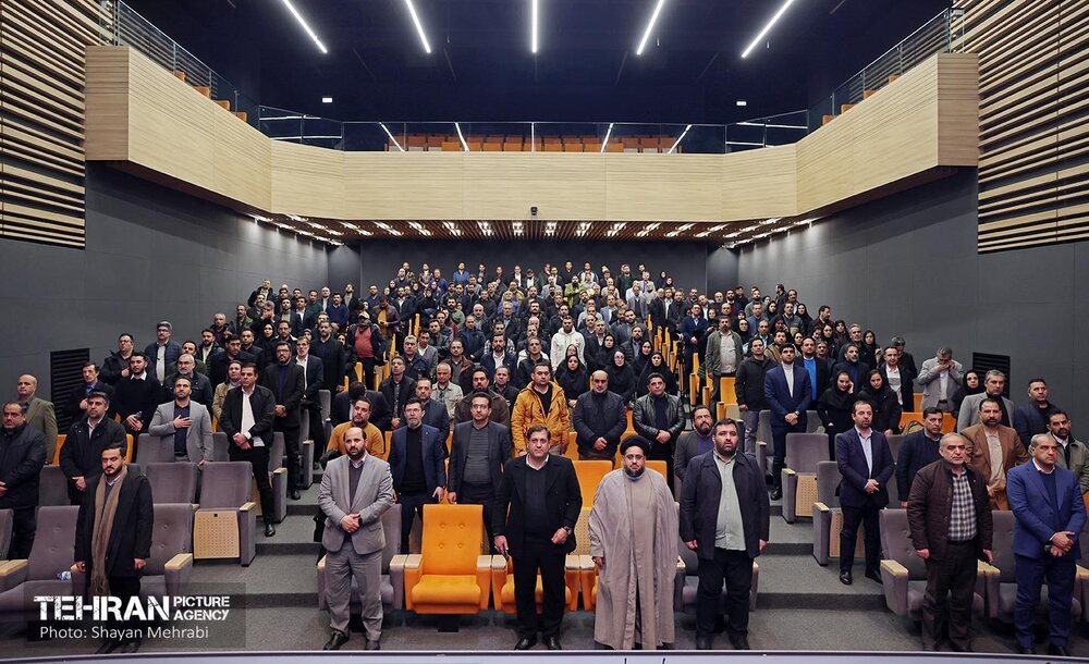 آیین تجلیل از برگزیدگان مناطق 22 گانه