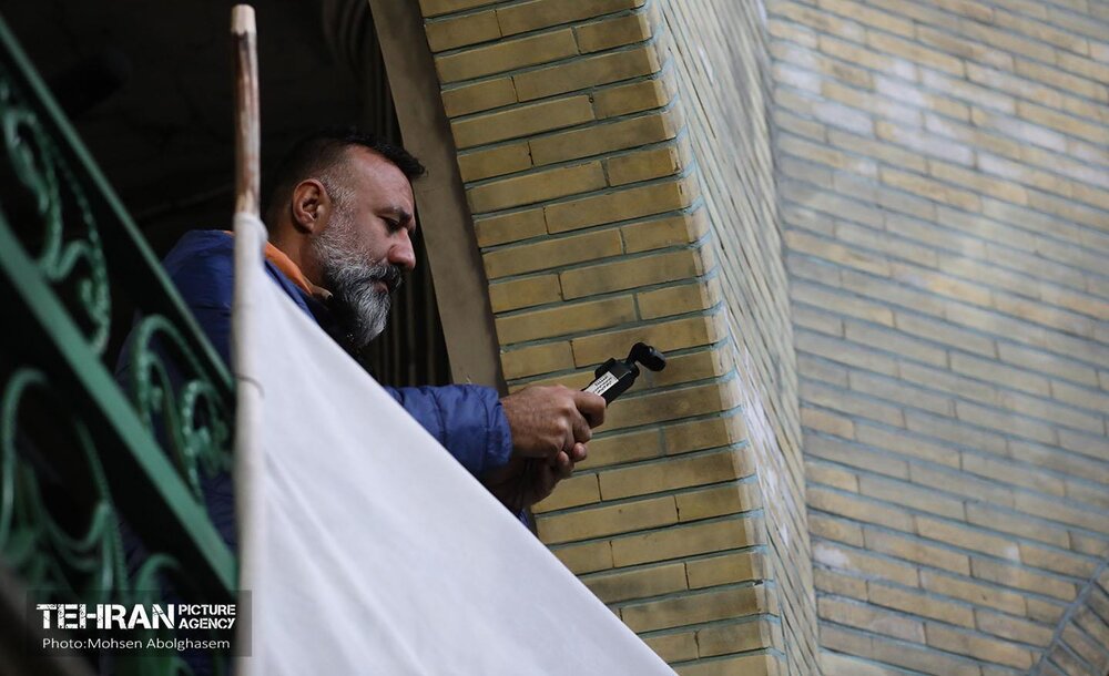 بازدید خبرنگاران رسانه‌های خارجی از تخریب اموال عمومی شهر