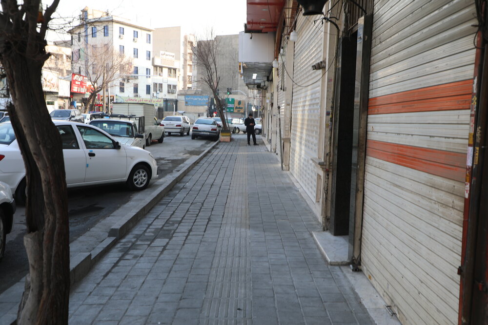 اجرای عملیات تبدیل نهر به کانیو و کفپوش پیاده‌راه خیابان ابوریحان منطقه ۱۹