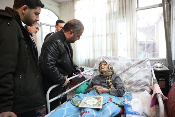 دیدار شهردار منطقه ۱۷ با خانواده شهید مجید محبی مراد