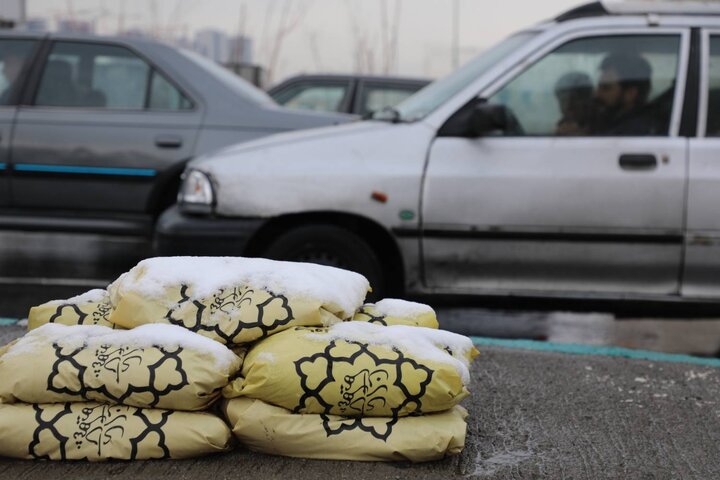 شارژ چند هزار کیسه شن و نمک در معابر شمال‌غرب پایتخت