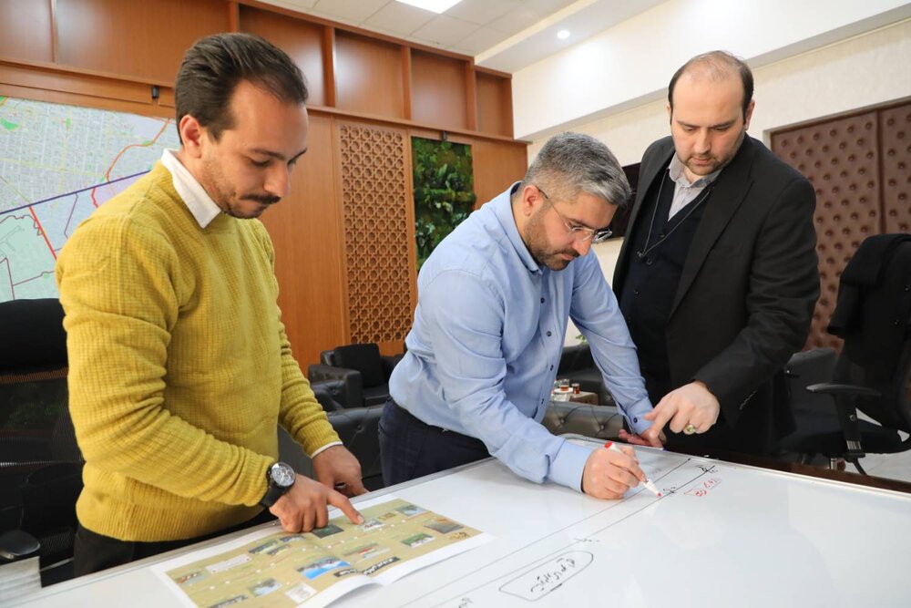 بزرگترین جشن انقلاب اسلامی با آذین‌بندی ۴ کیلومتری در منطقه۱۳/ رونمایی از سردیس شهید افروز