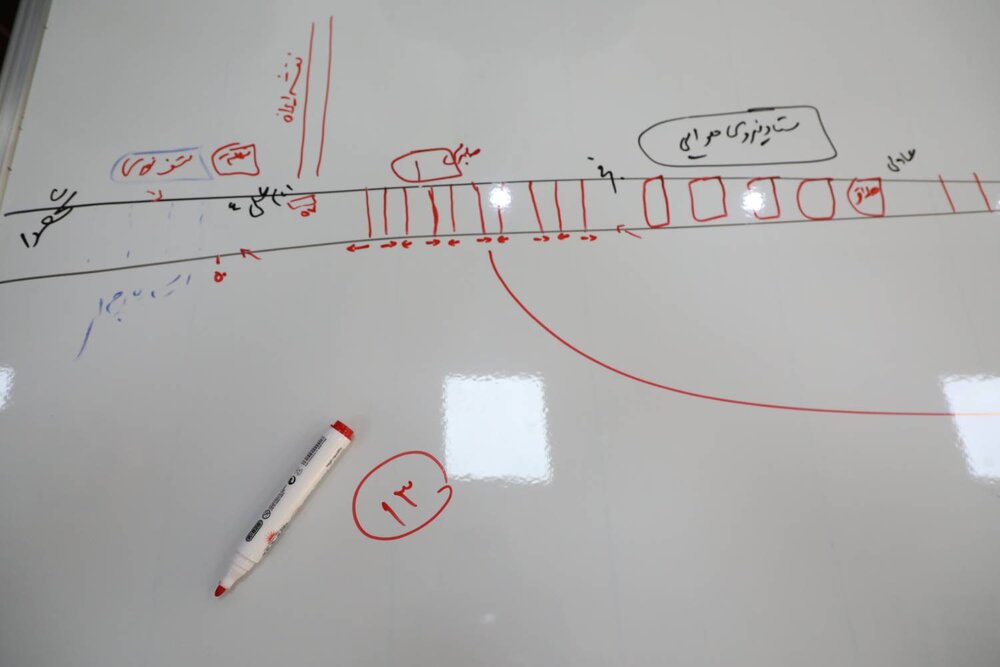 بزرگترین جشن انقلاب اسلامی با آذینبندی ۴ کیلومتری در منطقه۱۳/ رونمایی از سردیس شهید افروز