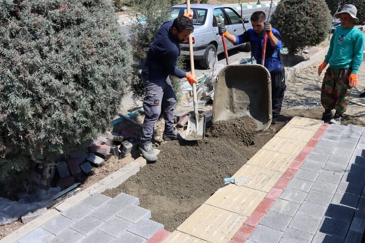 اجرای بیش از ۳۰۰۰۰ مترمربع طرح عمرانی پیاده‌روسازی در منطقه ۲۲