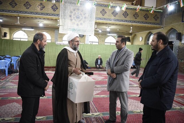 مساجد و میادین منطقه ۱۴ رنگ و بوی نیمه شعبان گرفت