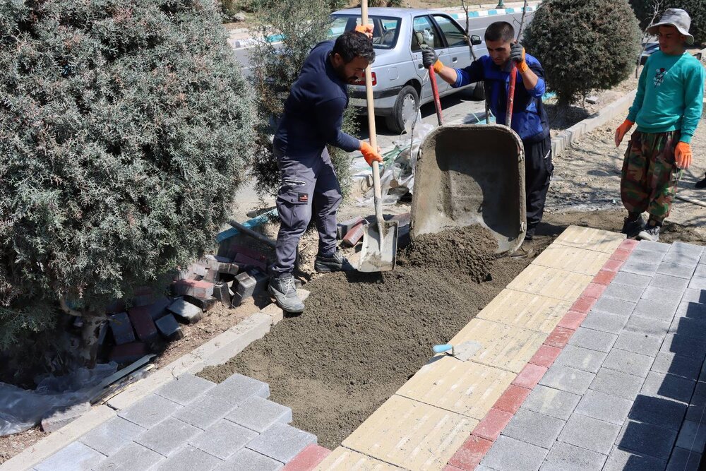 اجرای بیش از ۳۰۰۰۰ مترمربع طرح عمرانی پیاده‌روسازی در منطقه ۲۲