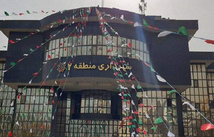 طنین سرودهای انقلابی و حرکت کاروان خودرویی در منطقه ۲