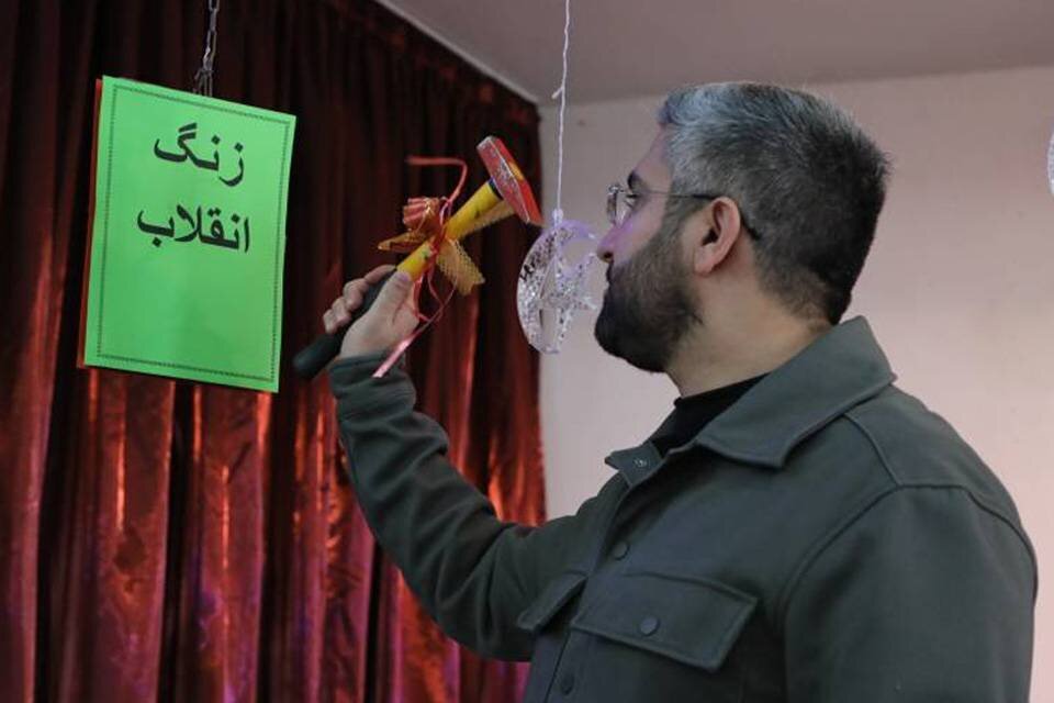 دهه فجر با یاد شهیده دانشآموز در منطقه ۱۳ آغاز شد