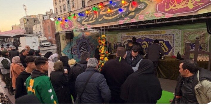 برپایی مواکب و چایخانه‌های نیمه شعبان در معابر و میادین منتخب منطقه ۳