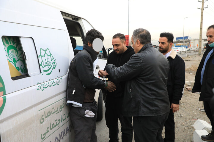 ساماندهی افراد بی‌خانمان و معتاد از حاشیه شریان‌های ارتباطی منطقه ۱۸ پایتخت