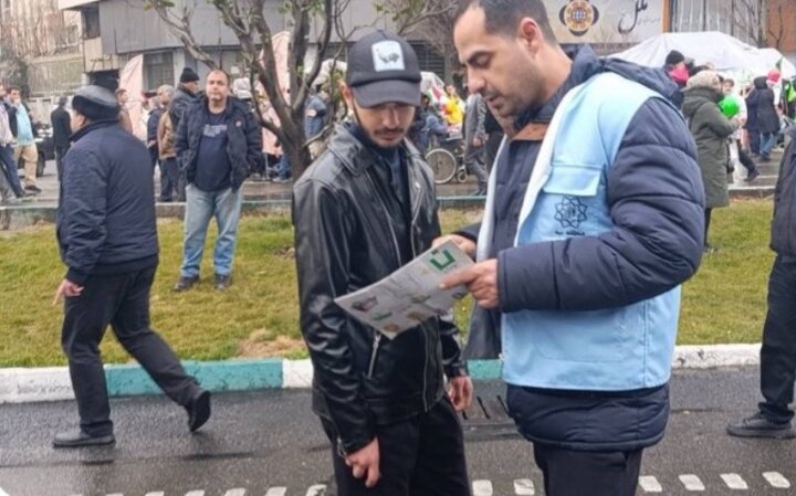 پاکسازی مسیر ولیعصر(عج)، هفت‌تیر در شب جشن نیمه شعبان توسط شهرداری منطقه ۳