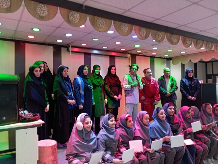 برگزاری جشنواره نوماند ونمایش‌های آموزشی بازیافت و تفکیک پسماند در مدارس منطقه ۱۱