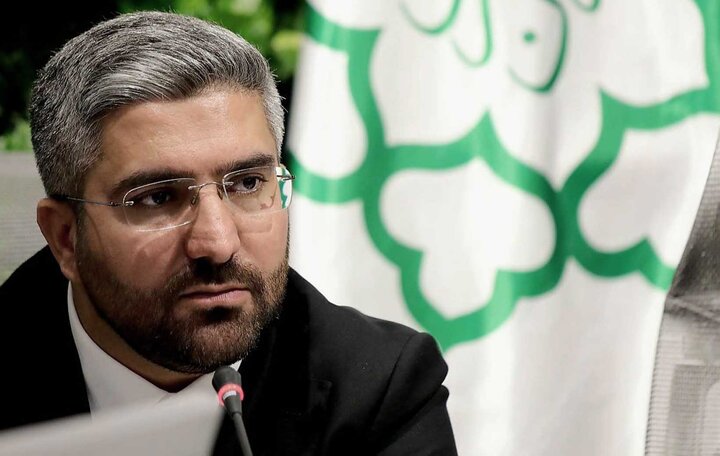 رونمایی از پرچم ۱۵ متری ایران مزین به ۶۰۰ پروانه یاد شهدا