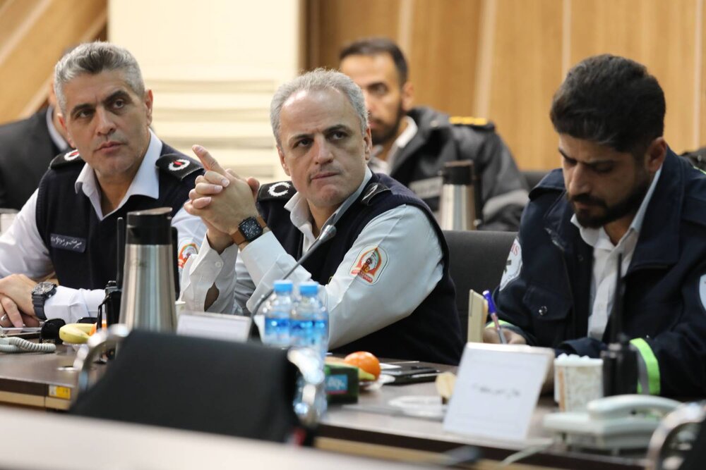 هماهنگی حداکثری نهادهای خدماترسان شرط عبور موفق از شرایط بحرانی است/ تسریع در رفع آسیبهای شهری ناشی از حادثه تروریستی اخیر