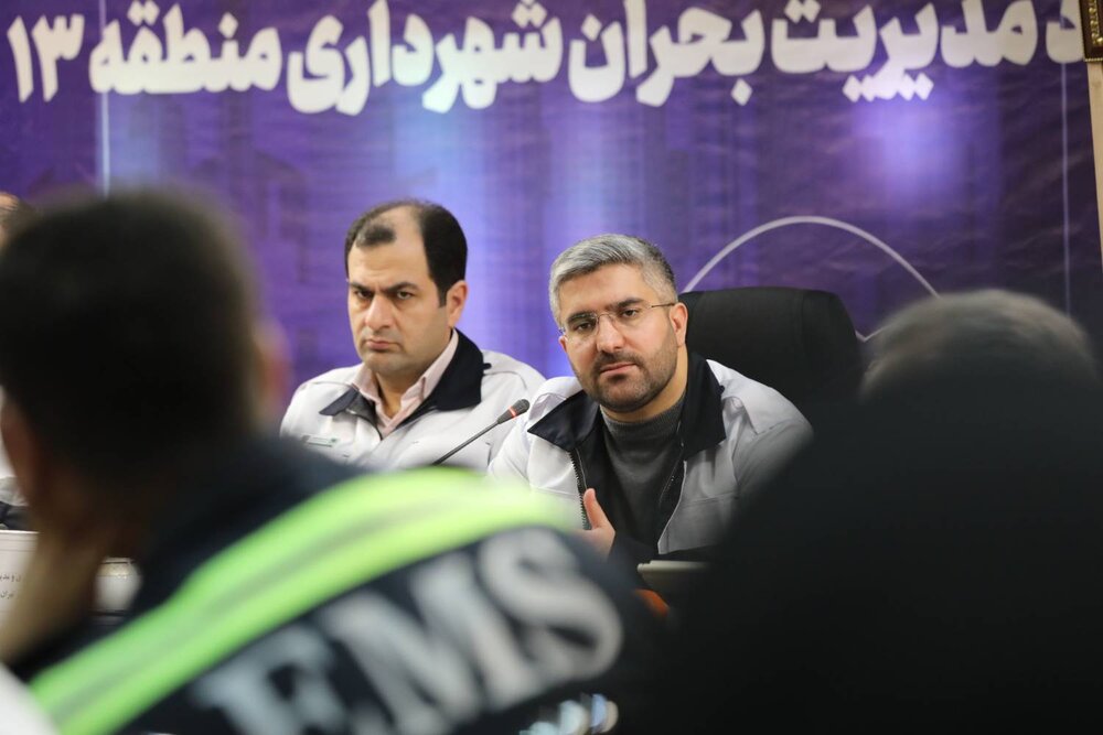 هماهنگی حداکثری نهادهای خدماترسان شرط عبور موفق از شرایط بحرانی است/ تسریع در رفع آسیبهای شهری ناشی از حادثه تروریستی اخیر