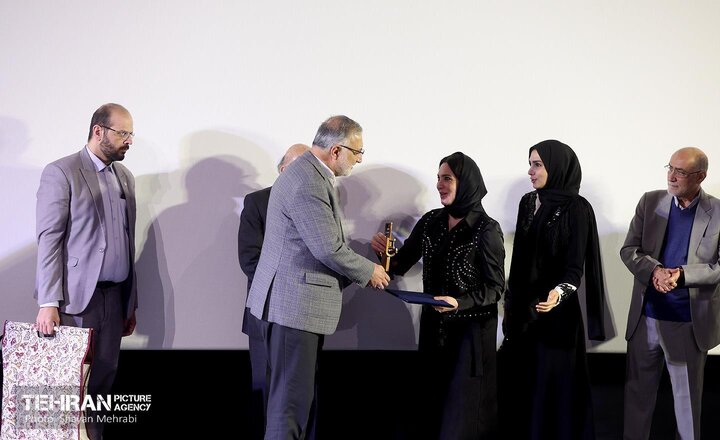 تقدیر از بازیگر فیلم «سرزمین فرشته‌ها»