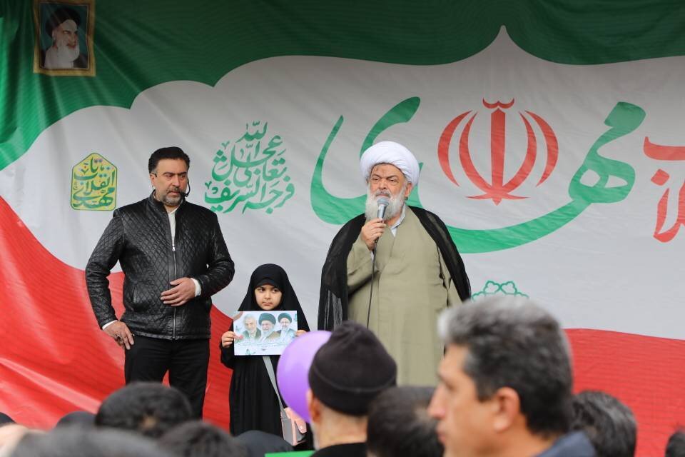 برپایی ایستگاههای فرهنگی و خدماتی منطقه ۱۳