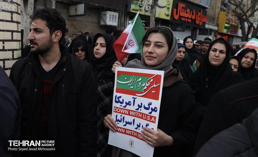 حضور شهردار تهران در اجتماع مردم زنجان در مراسم راهپیمایی ۲۲ بهمن