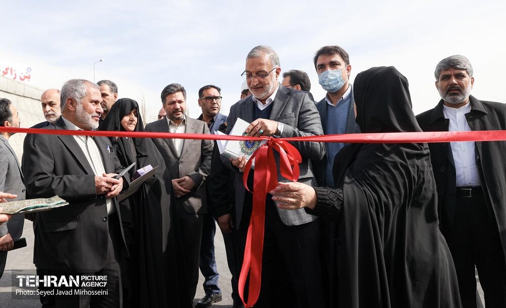 آیین بهره برداری از ۳ پروژه عمرانی و ۴۶ پروژه شهری منطقه یک در قالب دویست و هشتمین پویش امید و افتخار