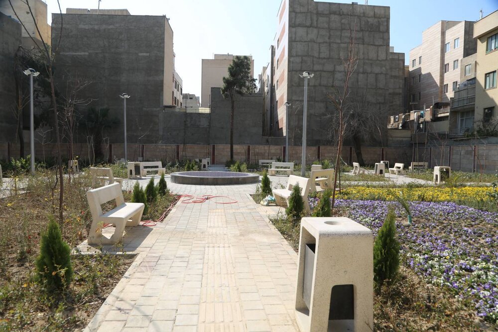 بازسازی و ایمنسازی ۵۸ بوستان فعال منطقه ۱۰ با رویکرد ارتقای کیفیت زندگی شهری